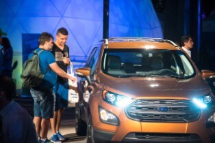 2016 LA Auto Show - Go Small, Live Big